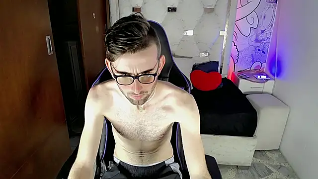 Top and bottom online show from March 2026 08:23:02 PM