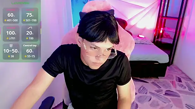 Top and bottom online show from May 2026 01:56:01 AM