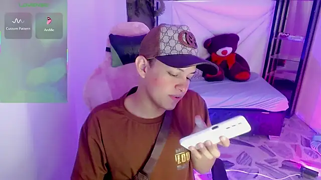 Top and bottom online show from May 2026 03:28:01 AM