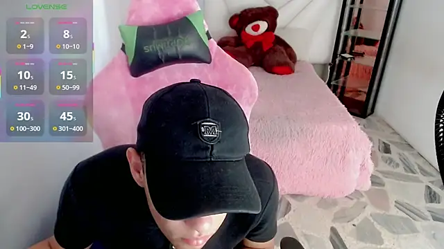 Top and bottom online show from May 2026 08:39:01 PM