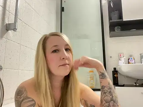 Ninimaus online show from February 2026 07:12:01 PM