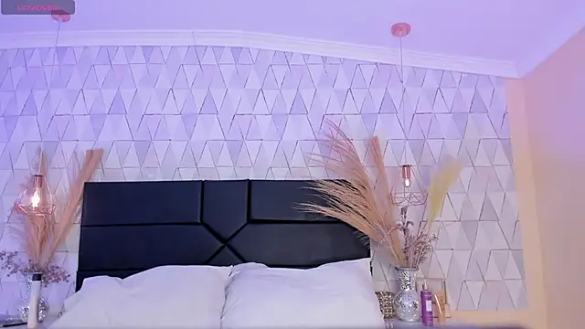 CloheBell online show from March 2026 07:47:01 PM