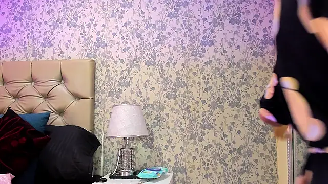 CloheBell online show from February 2026 12:02:02 PM