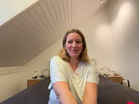 Snapshot of Busenwunder1280 chatting on February 2026 07:30:02 AM Busenwunder1280 online show from February 2026 07:30:02 AM