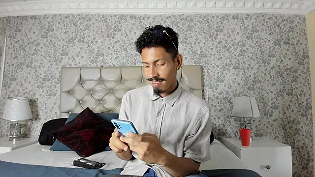 NoaahTylor online show from March 2026 07:26:01 PM