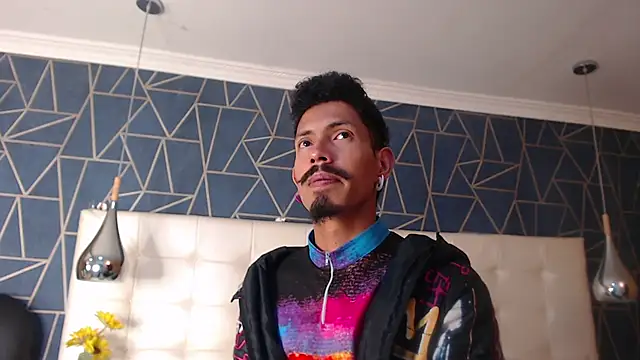 NoaahTylor online show from February 2026 07:25:01 PM