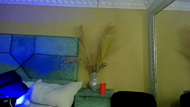 NoaahTylor online show from June 2026 04:28:01 AM
