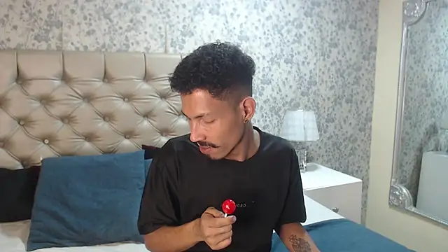 NoaahTylor online show from March 2026 08:32:02 PM