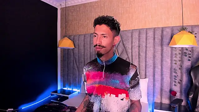 NoaahTylor online show from February 2026 07:46:02 PM