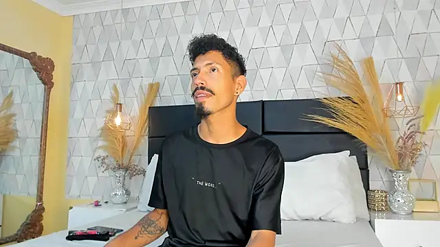 NoaahTylor online show from March 2026 08:08:02 PM