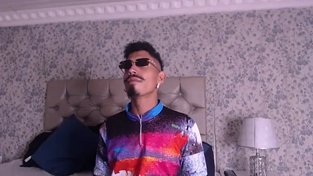 NoaahTylor online show from February 2026 07:49:02 PM