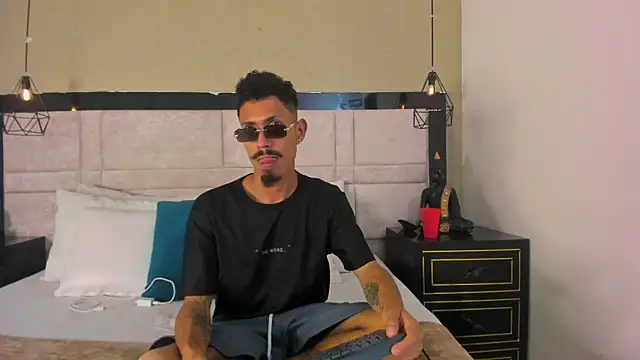 NoaahTylor online show from March 2026 08:48:01 PM