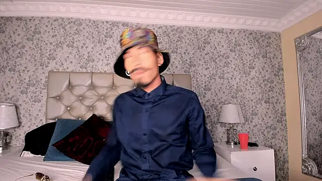 NoaahTylor online show from April 2026 09:12:02 PM