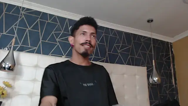 NoaahTylor online show from February 2026 08:20:02 PM