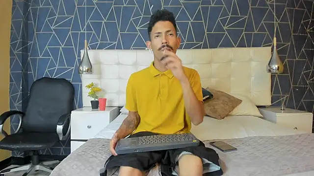 NoaahTylor online show from March 2026 08:21:02 PM