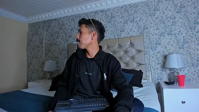 NoaahTylor online show from March 2026 09:05:02 PM