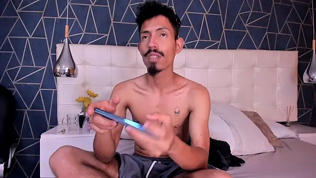 NoaahTylor online show from March 2026 09:09:01 PM