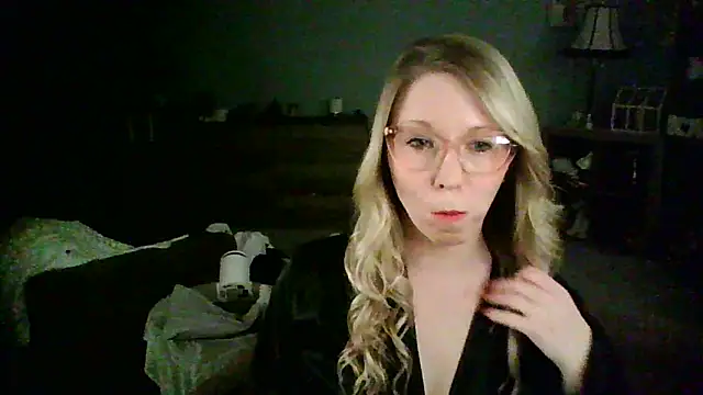 NikkiB653466 online show from February 2026 12:07:02 AM