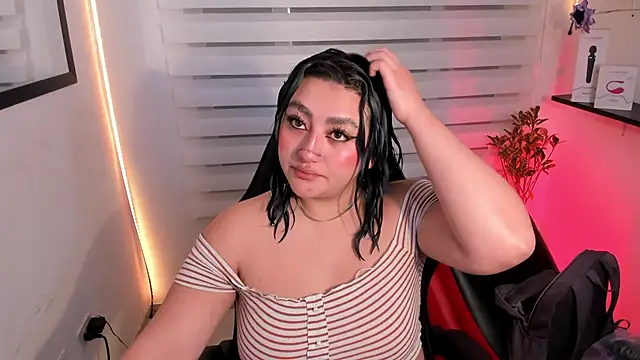 Emily Jonesh online show from July 2026 12:33:01 PM