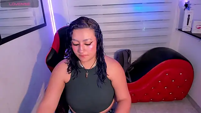 Emily Jonesh online show from May 2026 12:24:02 PM