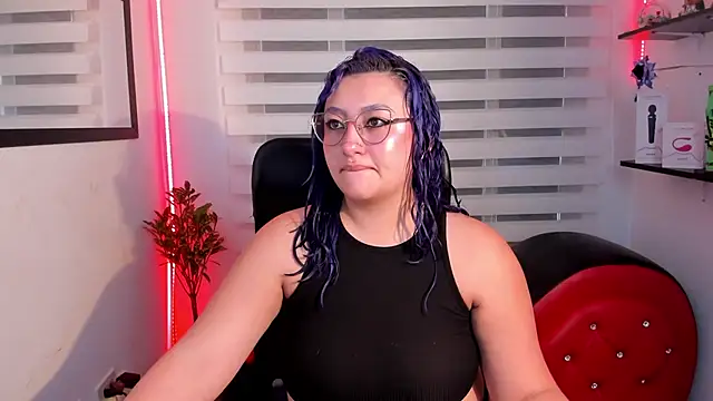 Emily Jonesh online show from June 2026 01:00:01 PM