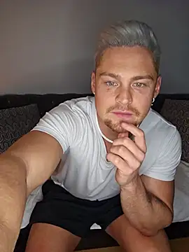 EddyRise- online show from February 2026 06:28:02 PM