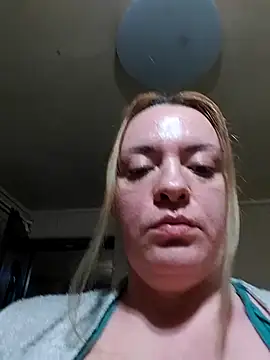 HotStepmommy4 online show from April 2026 11:40:02 PM