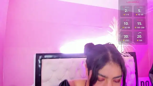 Siena fox online show from April 2026 07:10:02 PM