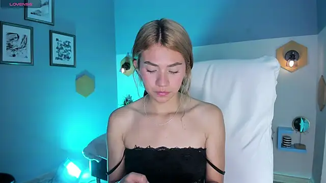 Chris Velvett online show from March 2026 08:10:02 PM