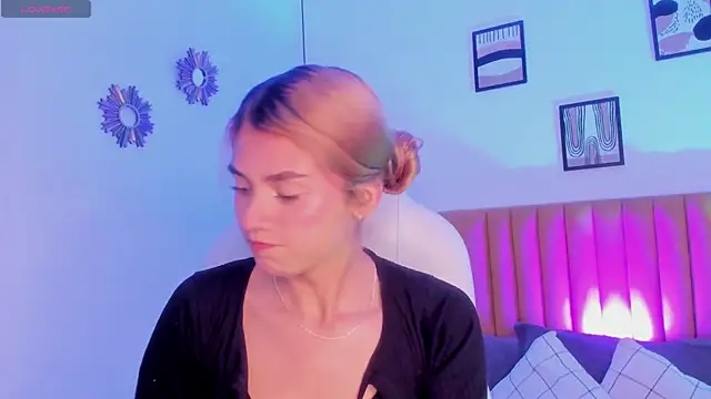 Chris Velvett online show from April 2026 07:51:02 PM