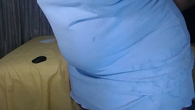 BIGBOOTYXX29 online show from November 2025 02:48:02 AM