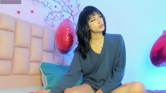 emma cg online show from April 2026 06:47:01 PM