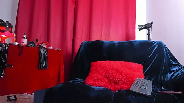 lilyruso online show from May 2026 11:25:01 PM