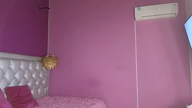 Snapshot of ivonne_heaven chatting on February 2026 07:25:01 PM ivonne heaven online show from February 2026 07:25:01 PM