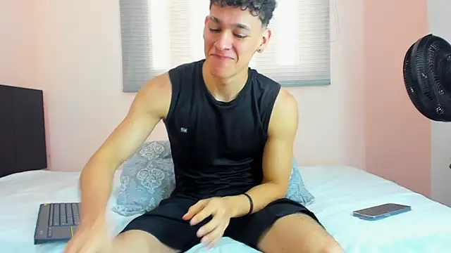 Snapshot of Muscle__Myke chatting on February 2026 01:00:01 PM Muscle Myke online show from February 2026 01:00:01 PM