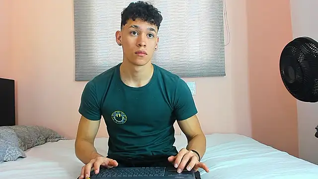 Snapshot of Muscle__Myke chatting on February 2026 01:11:01 PM Muscle Myke online show from February 2026 01:11:01 PM