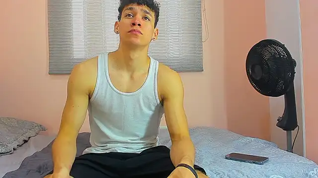 Snapshot of Muscle__Myke chatting on February 2026 12:29:02 PM Muscle Myke online show from February 2026 12:29:02 PM