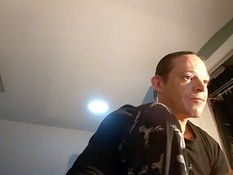 ShadowLove85 online show from April 2026 01:18:02 AM