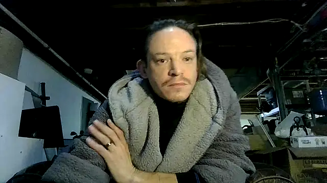 ShadowLove85 online show from February 2026 05:23:02 PM