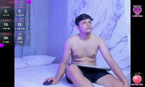 Snapshot of RaiderandRoxie1 chatting on March 2026 12:21:01 AM RaiderandRoxie1 online show from March 2026 12:21:01 AM