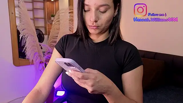 Snapshot of Hanna_Williams__ chatting on February 2026 02:52:01 AM Hanna Williams online show from February 2026 02:52:01 AM