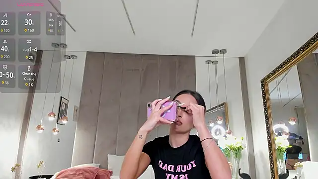 EvaK  online show from March 2026 04:42:01 AM