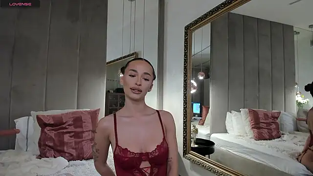 Snapshot of EvaK_ chatting on February 2026 05:40:01 AM EvaK online show from February 2026 05:40:01 AM