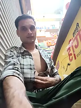 Snapshot of Beinghorny83 chatting on February 2026 06:29:02 PM Beinghorny83 online show from February 2026 06:29:02 PM