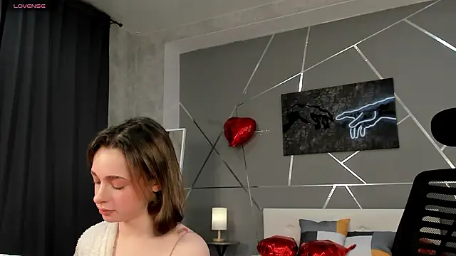 Snapshot of naomi_reiss chatting on March 2026 11:38:01 PM naomi reiss online show from March 2026 11:38:01 PM