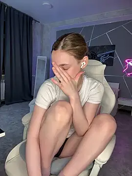 naomi reiss online show from May 2026 01:57:02 AM
