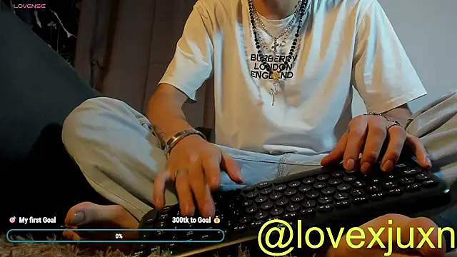 LovexJuxn8 online show from March 2026 09:21:01 PM