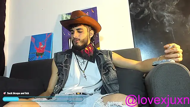 LovexJuxn8 online show from March 2026 07:32:02 PM