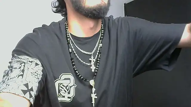 Snapshot of LovexJuxn8 chatting on February 2026 08:33:02 PM LovexJuxn8 online show from February 2026 08:33:02 PM