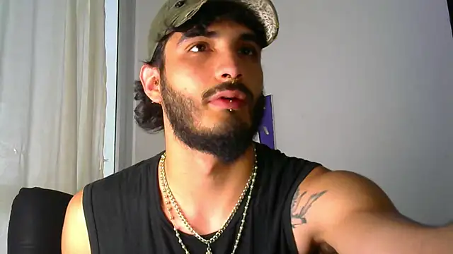 Snapshot of LovexJuxn8 chatting on February 2026 07:22:01 PM LovexJuxn8 online show from February 2026 07:22:01 PM